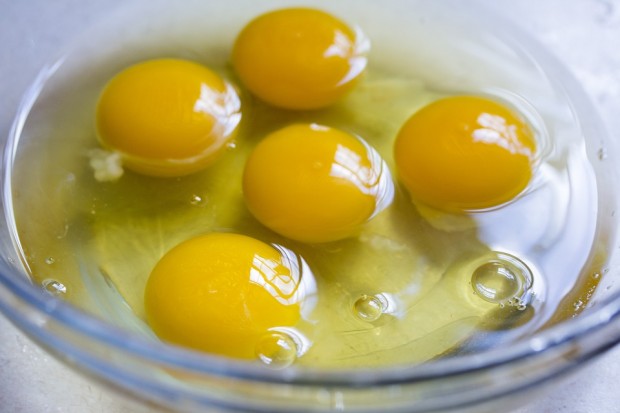 1. Çiğ yumurta